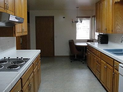 3rd image of 3044 Libby Rd NE