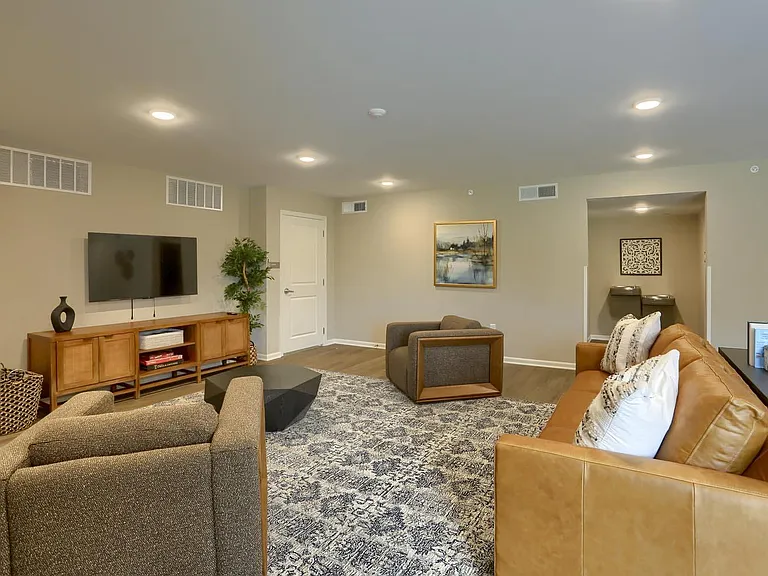 Normandy Lofts — Photo 11