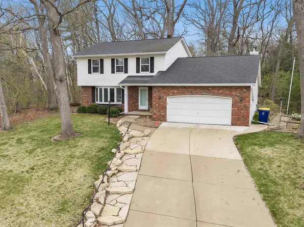 305 Windward Rd, Green Bay, WI 54302