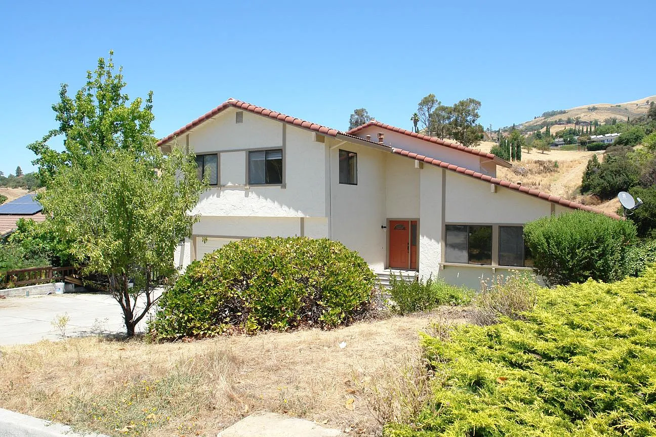 454 Porter Ln photo 1