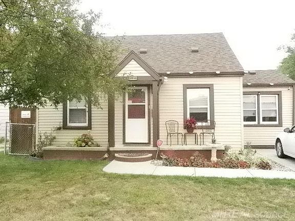 5th image of 22416 Columbus Ave