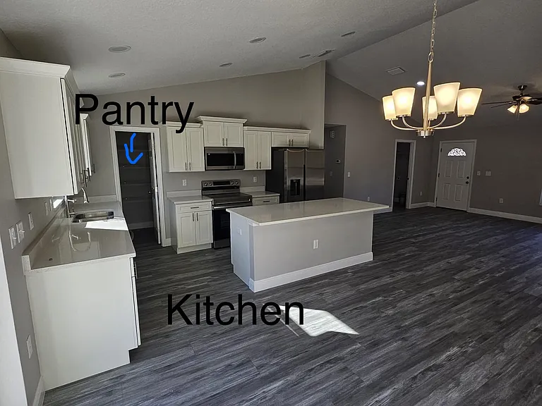 377 NW Redwing Rd — Photo 7