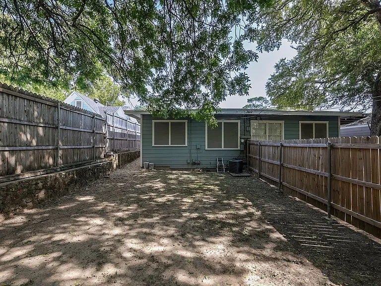 3933 Dexter Ave — Photo 13