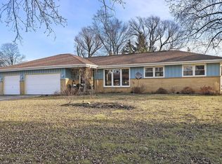 6300 S Carroll Cir, Franklin, WI 53132