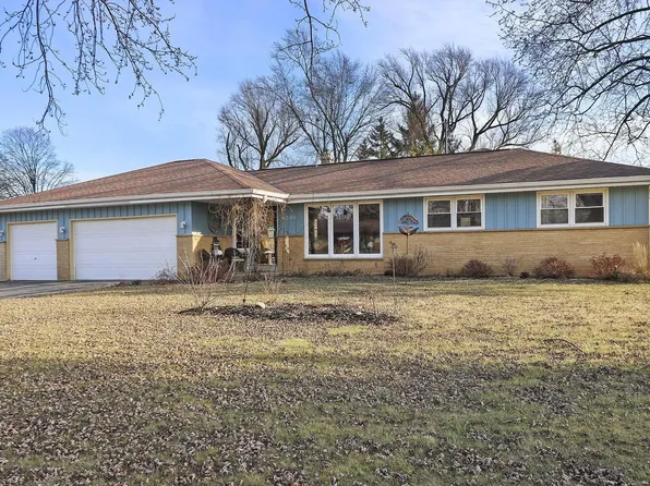 6300 South Carroll CIRCLE, Franklin, WI 53132