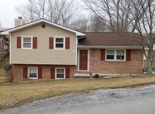 130 Puritan Pl, Princeton, WV 24740