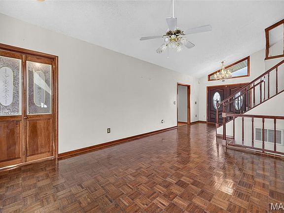 5th image of 106 Meadow Ln