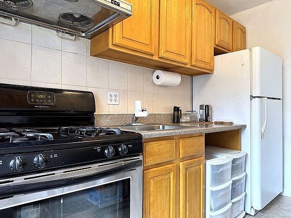 5th image of 78-16 147th St #3C
