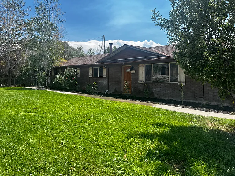 8985 W 8800 N — Photo 3