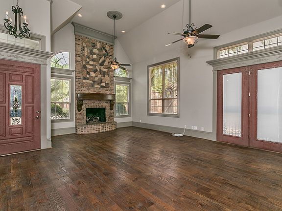 4th image of 7905 Pebblebrook Dr
