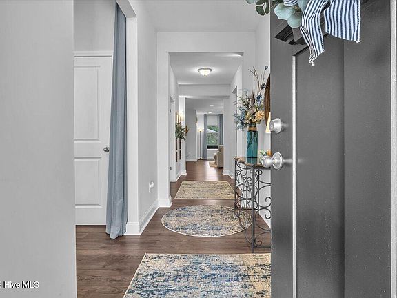 3rd image of 1632 E New Carraway Place SE