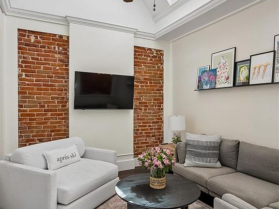 4th image of 3358 W 32nd Avenue