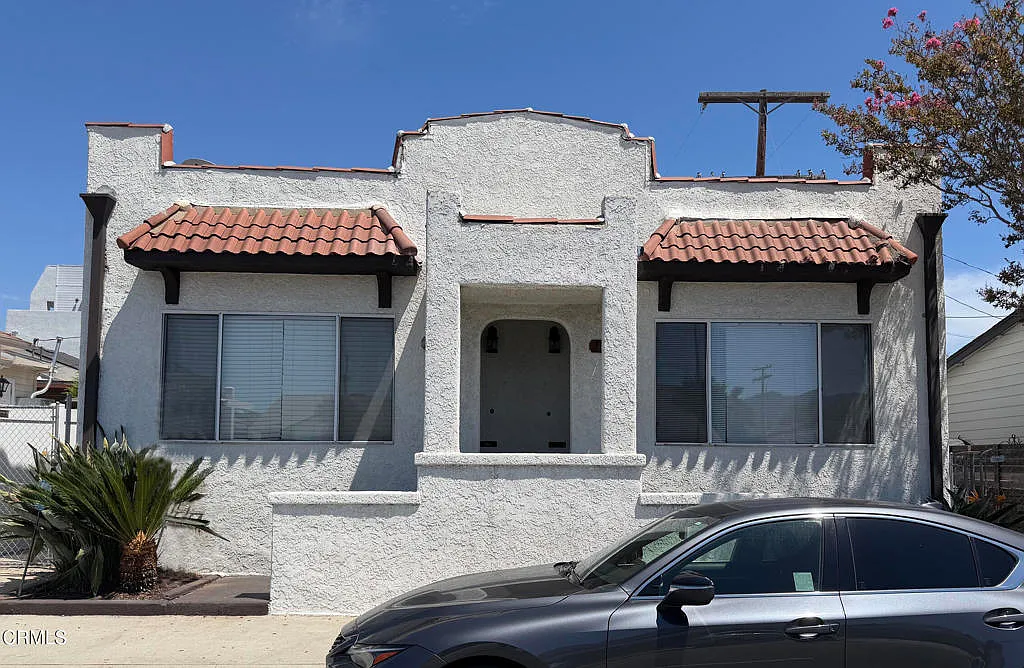 1 bed, 1.0 bath, 1050 sqft, $2,100 — Photo 2