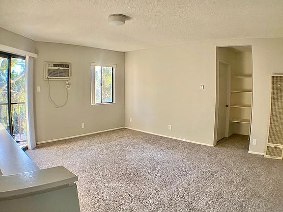 5th image of 720 Westmount Dr