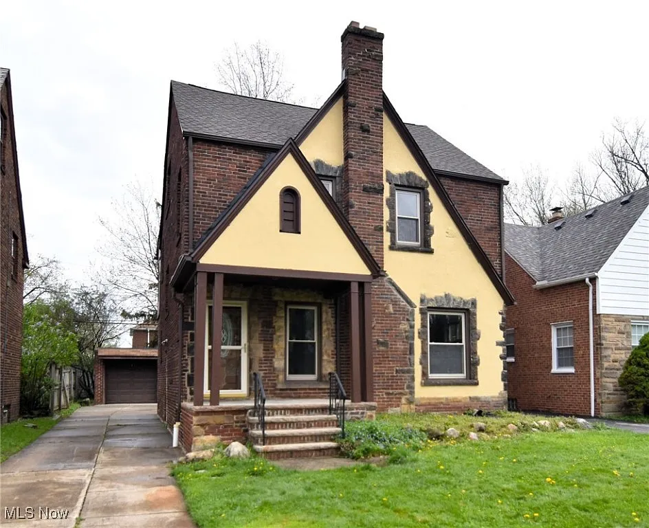 3833 Bainbridge Rd photo 1