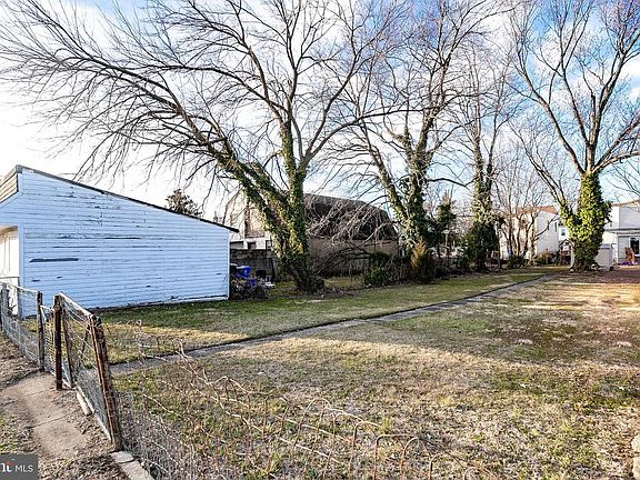 2nd image of 707 Columbus Rd