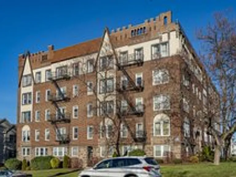 411 Highland Ave — Photo 11