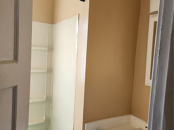 4th image of 3016 Wayland Ave