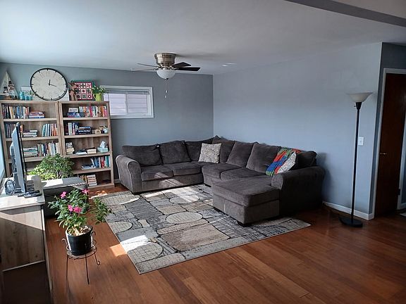3rd image of 206 W 17th St