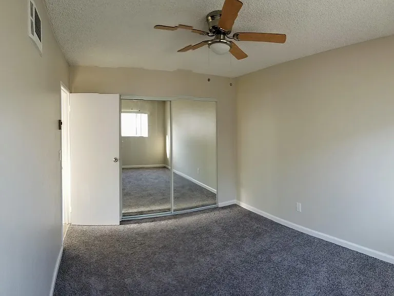 4525 Hamilton St #18 — Photo 11