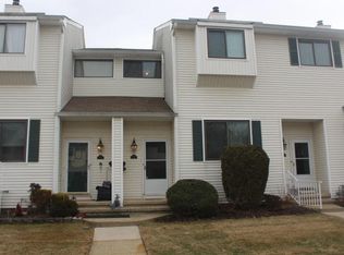 574 Clubhouse Dr, Middletown, NJ 07748