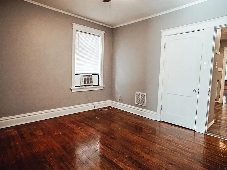 4976 Chippewa St #1W — Photo 18