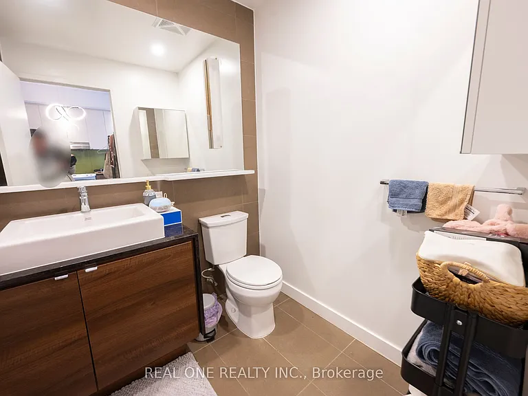 121 McMahon Dr #2802 — Photo 9