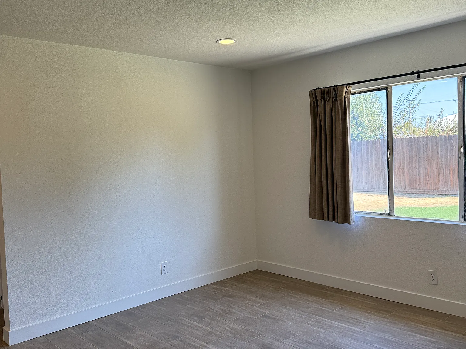 2 bed, 750 sqft, $1,450 — Photo 2