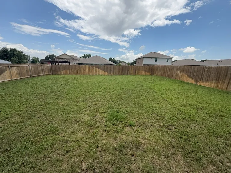 3637 Silver Maple Ln — Photo 16