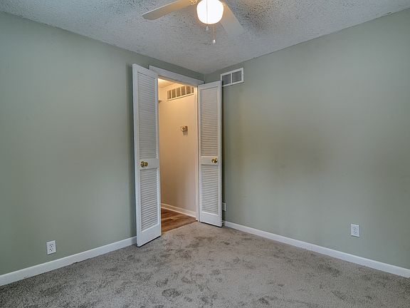 4th image of 2934 Delrose St