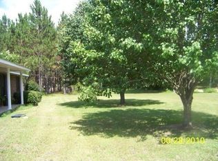 635 Lake Lannell Rd, Odum, GA 31555