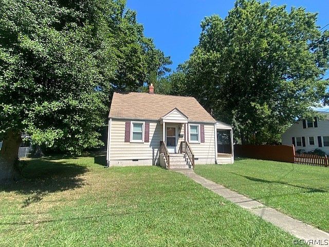 2nd image of 114 W Daisy Ave