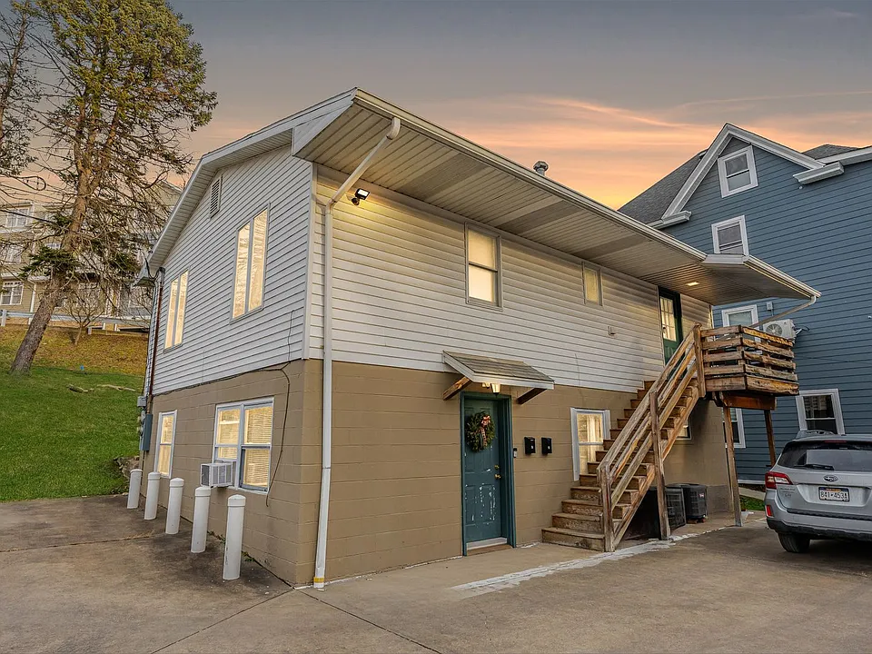 415 Sharon Ave