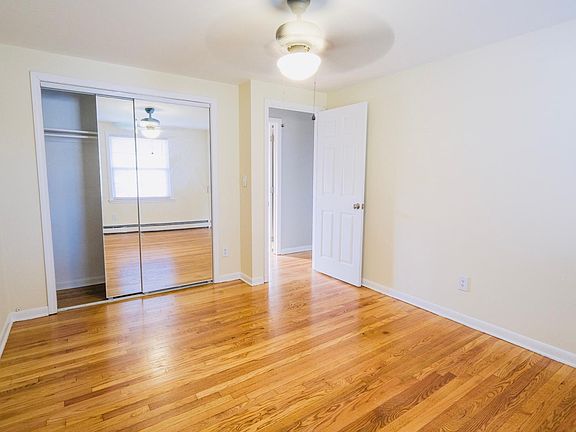 4th image of 105 N Willow St APT 4