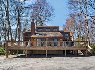 2038 Beaver Run Rd, Pocono Lake, PA