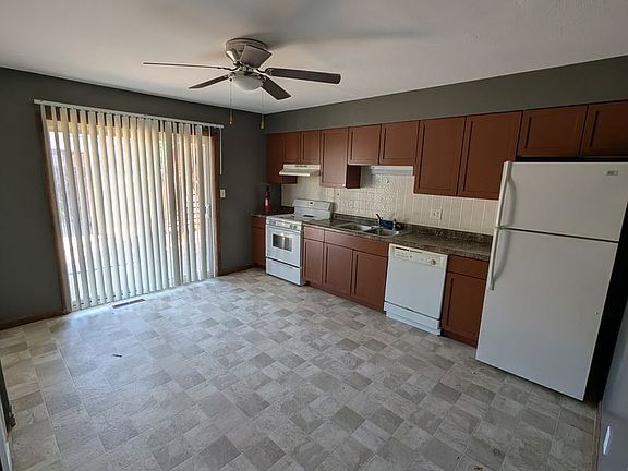5th image of 2110 Lexington Dr #1
