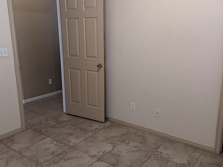 372 Megan Cir — Photo 23
