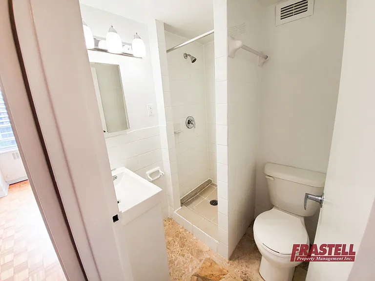 55 Erskine Ave — Photo 30