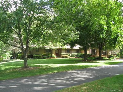 2215 Bass Lake Rd, Commerce Township, MI, 48382