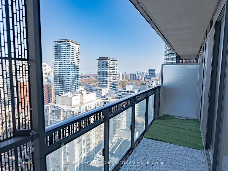 8 Eglinton Ave E #1710 — Photo 10