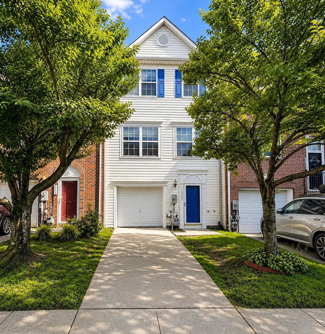 3 bed, 4.0 bath, 2220 sqft, $3,000 — Photo 1