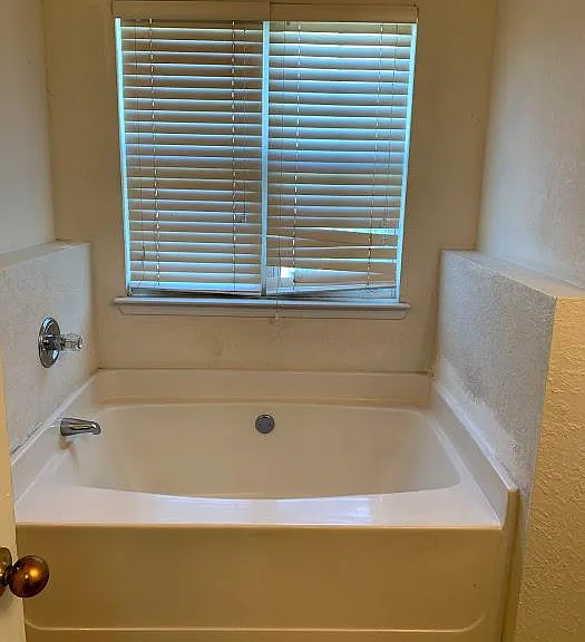 5082 Windsor Forrest Ln — Photo 18