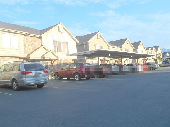 4th image of 748 N Black Horse Dr