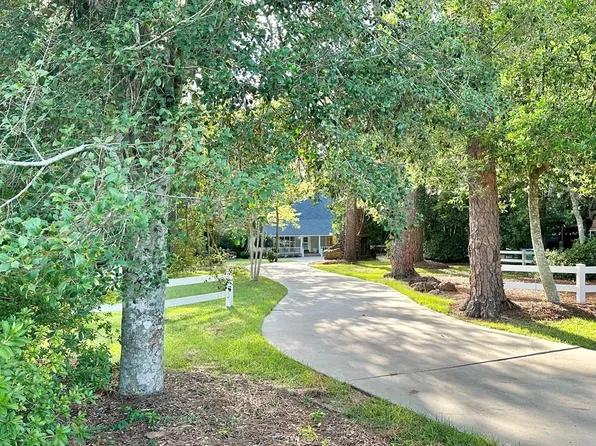 907 Chester Ave N, Douglas, GA 31533