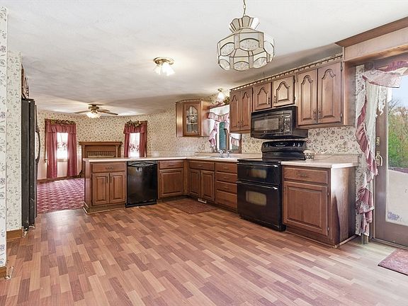 3rd image of 67 Blackstone St