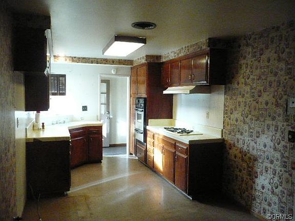 3rd image of 6159 Argyle Ave