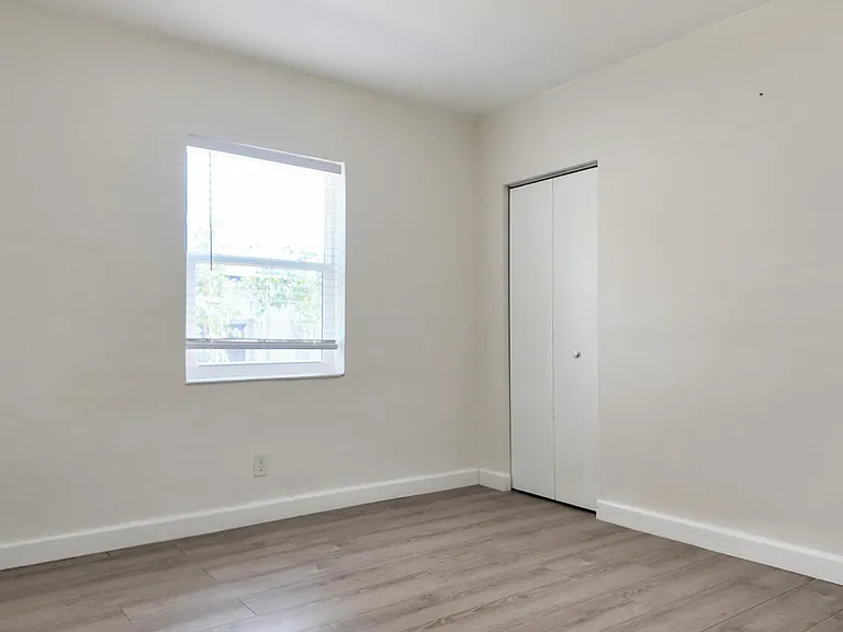 720 S 11th St — Photo 11