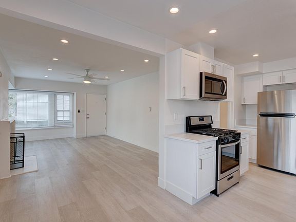 5th image of 1218 N Mansfield Ave #5