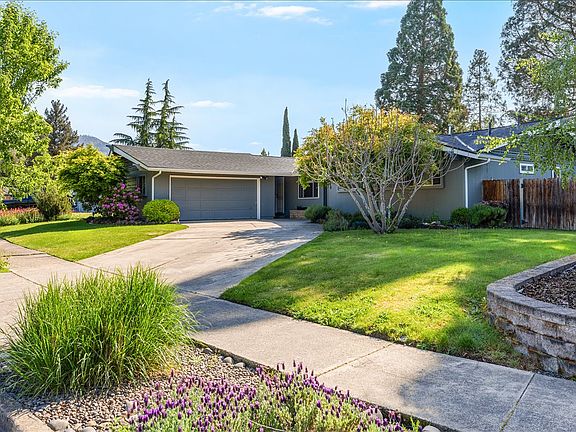 3rd image of 2918 El Dorado Dr