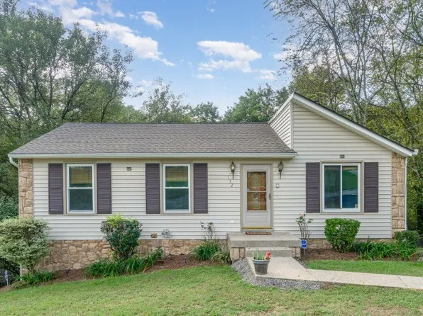 132 Timberlake Dr, Hendersonville, TN 37075